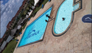 greenparkswimmingpool.jpg